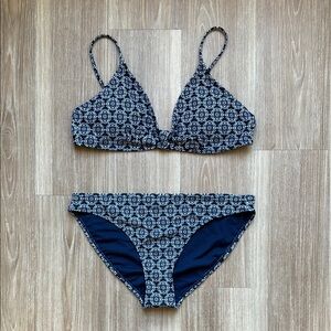 GAP Blue and White Bikini Set with Geometric Print; brand new with tags!